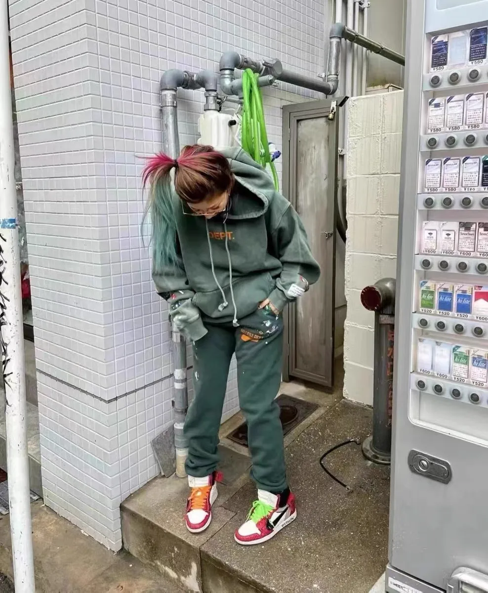 GALLERY DEPT. GD PROPERTY OF SWEATPANTS splashed ink, washed and distressed sweatpants, dark green S-XL, heavy wash and distressed, handmade acrylic splashed ink graffiti, perfect top restoration